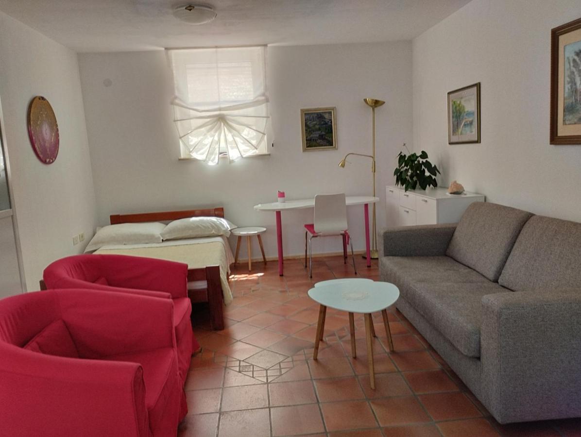 Apartma Oljka Pomjan Šmarje Kültér fotó